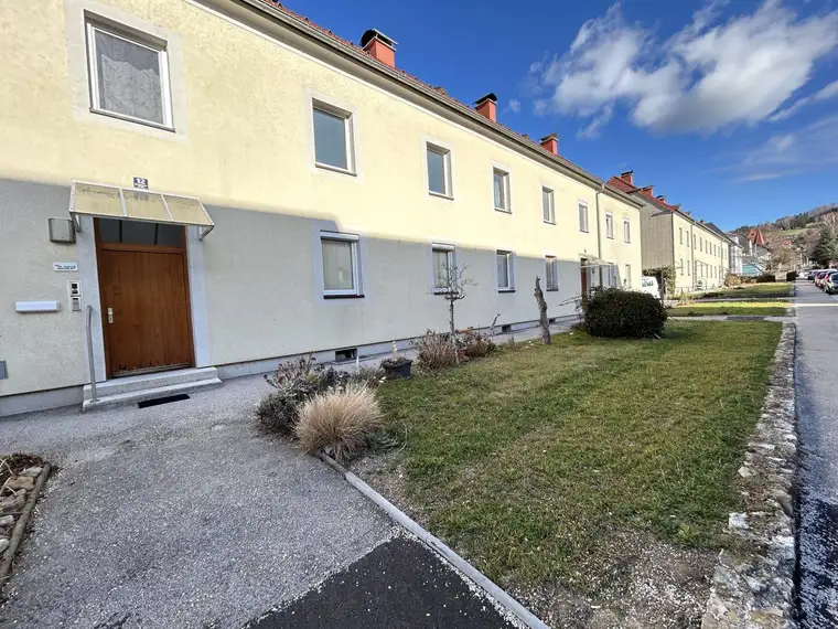 PREISWERTE 2-ZIMMER WOHNUNG IN KIRCHDORF im Erdgeschoß