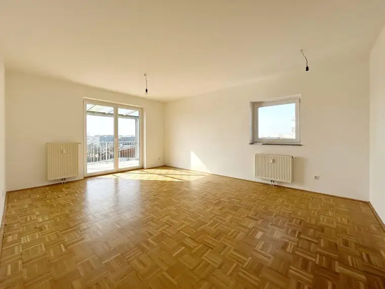 3 ZIMMER WOHNUNG MIT BALKON UND PARKPLATZ IN PERG