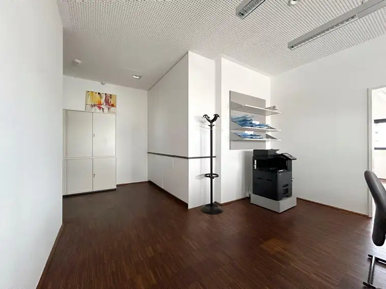 KLEIN ABER FEIN - TOLLE GEWERBEFLÄCHE (BÜRO, PRAXIS) IN TOP LAGE ZU VERGEBEN