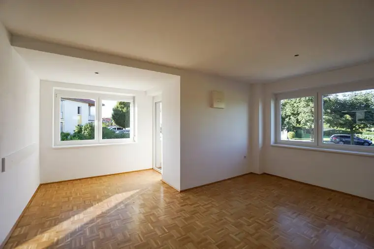3 ZIMMER WOHNUNG IN NEUKIRCHEN - MIT BALKON UND PARKPLATZ