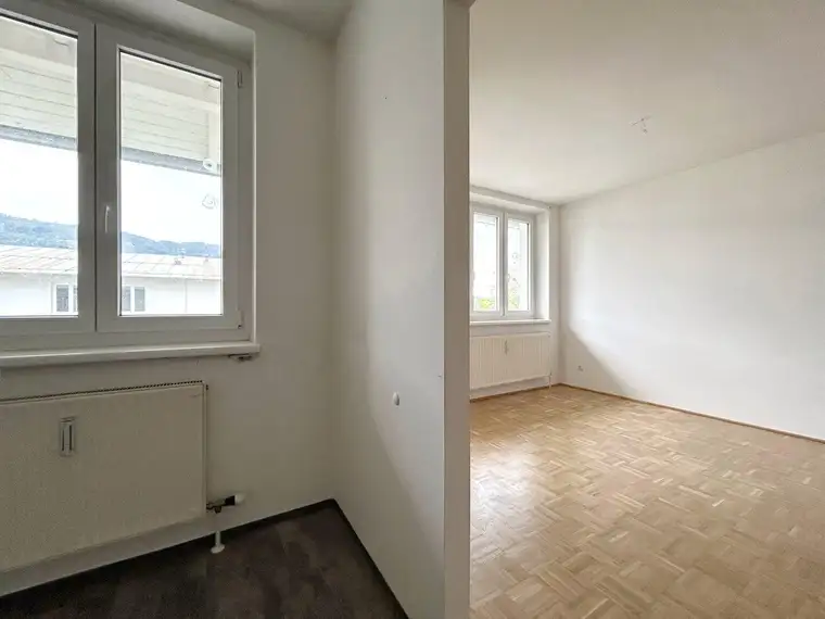 PREISWERTE 3 ZIMMER WOHNUNG IN TOP LAGE IN KIRCHDORF