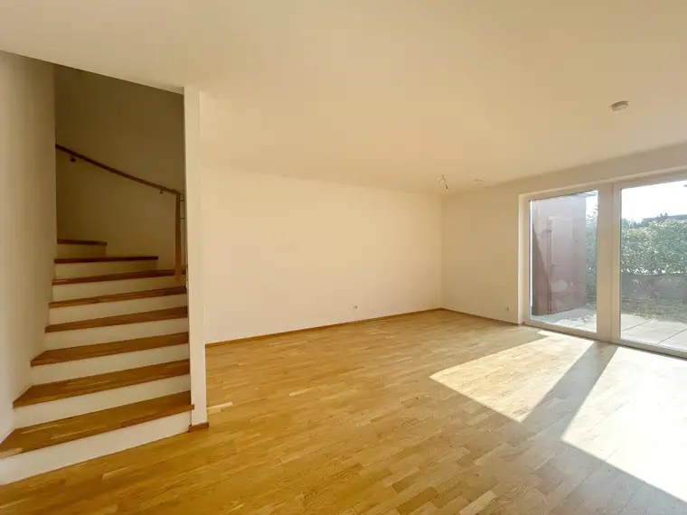 WOHNTRAUM EIGENHEIM - REIHENHAUS IN ATTNANG MIT EIGENGARTEN UND GARAGE