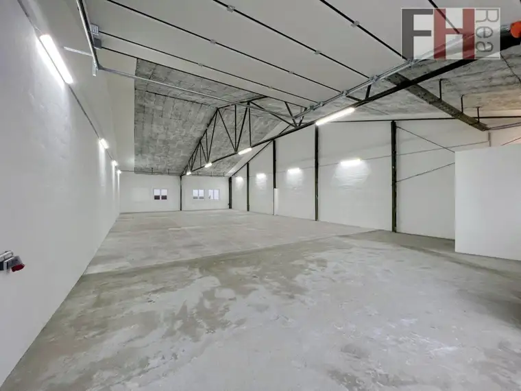 Vermietete Halle in Gablitz, Grundstück 5473m², Nutzfläche ca. 2076m², erweiterbar um ca. 540m², freie Teilfläche derzeit ca. 220m², Rendite ca. 7,4%!
