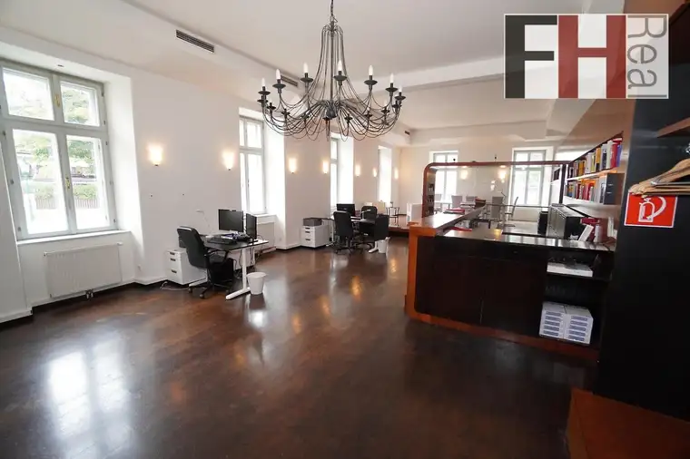 Repräsentative Büro/Praxis - Räumlichkeiten mitten im Zentrum von Purkersdorf
