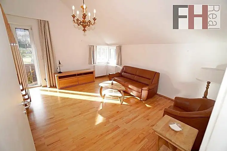 Helles 2,5 Zimmer Apartment mit Balkon, Dachterrasse und viel Flair