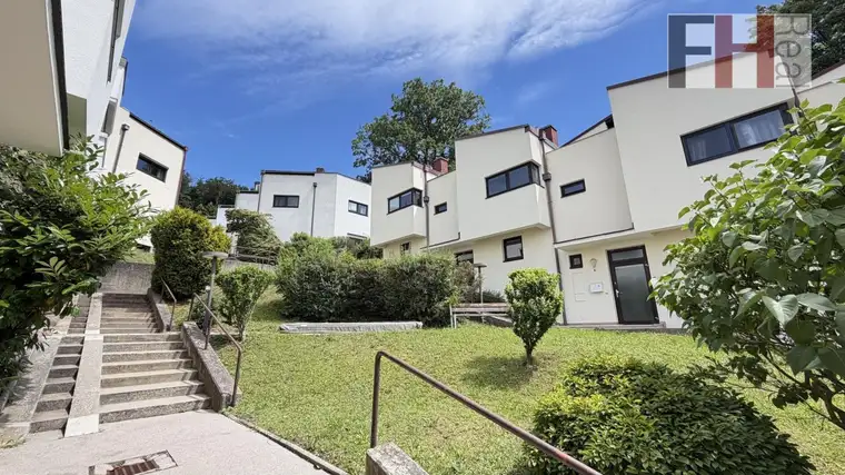 Gepflegtes Reihenhaus mit Dachterrasse, Eigengarten und Garage, in zentrumsnaher Purkersdorfer Bestlage !