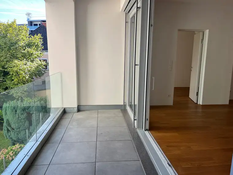Schöne großzügige Wohnung mit Loggia, nahe dem Brucknerhaus
