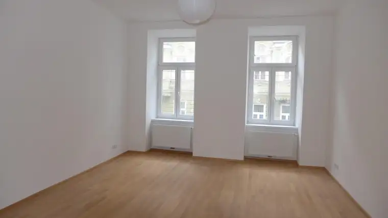 Perfekt aufgeteilte , neu sanierte 5er-WG-Wohnung beim Westbahnhof