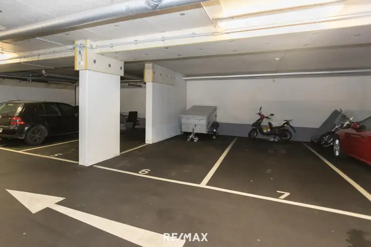 Garagenplatz nahe Matzner-Park, Penzing Bahnhof/S-Bahn
