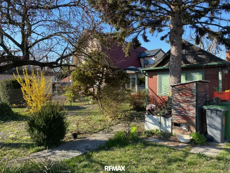 Schönes, ebenes Baugrundstück in ruhiger Wohngegend - 150 m² verbaubare Fläche (WI 6,5 m ogk)