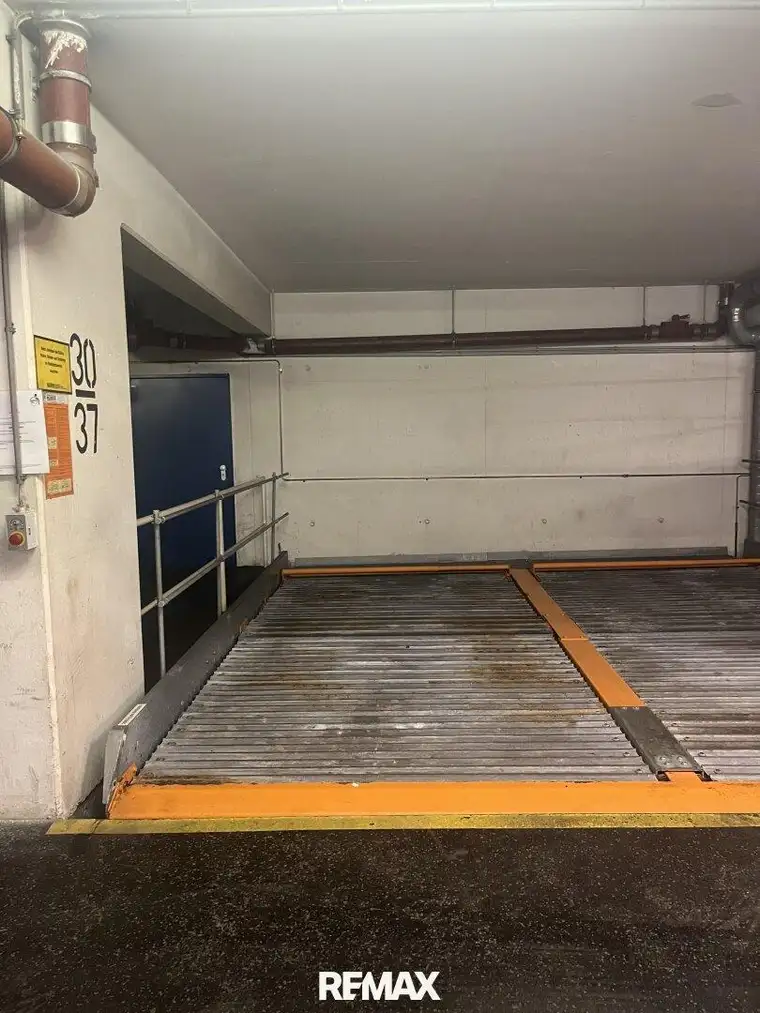 Stapelparkplatz nahe Westbahnhof und Urban-Loritz-Platz
