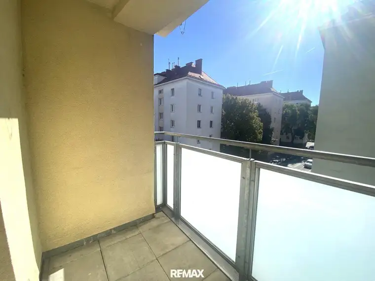3-Zimmer-Loggia-Wohnung im 4. Liftstock nahe Matzleinsdorfer Platz