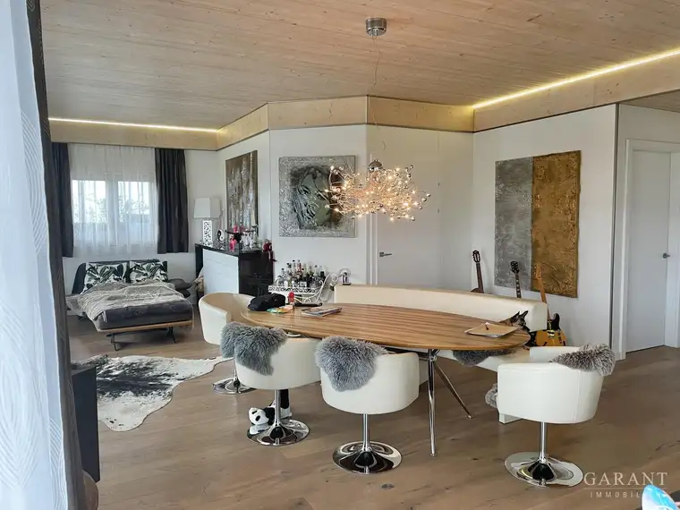 Eleganter Bungalow mit Pool und großzügiger XXL-Garage für Ihren Fuhrpark!
