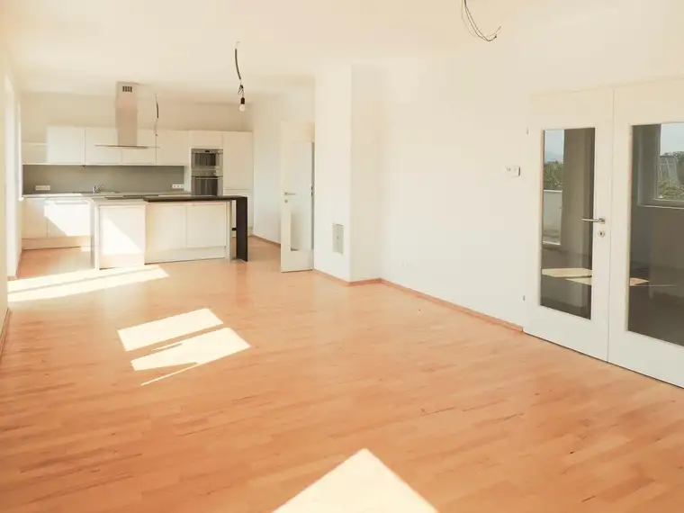 großzügige 3-Zimmer Wohnung mit 2 herrlichen Terrassen!