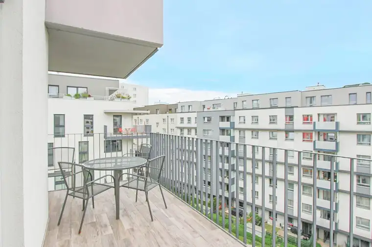 voll möblierte 3-Zimmer-Wohnung mit Balkon im Sonnwendviertel