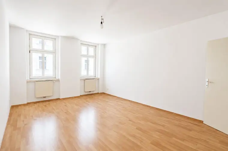 geräumige 1-Zimmer Wohnung in ruhiger Lage