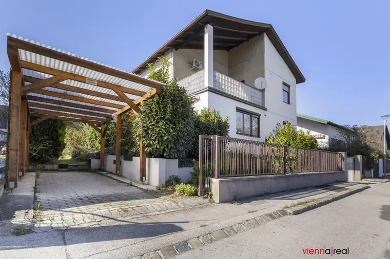 gepflegtes Wohnhaus mit Raumangebot für Großfamilien oder 2 Generationen - mit Garten, 2 Terrassen, Garage, Hobbykeller