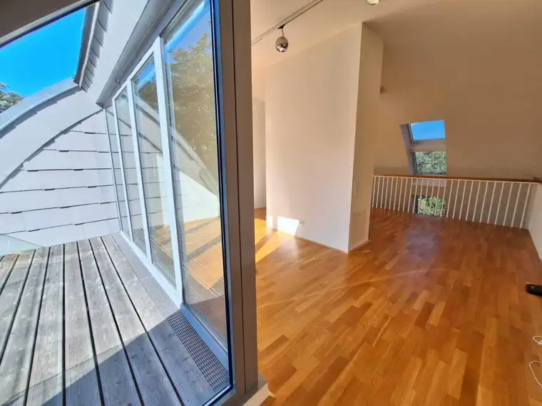 360 Tour / Parkblick - Exklusive, modern ausgestattete 2-Zimmer-Maisonette-Dachterrassenwohnung in bester Lage des 9. Bezirks