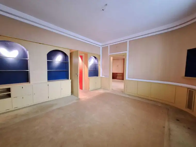 360 TOUR / Einfamilienvilla mit großem Garten und Garage in bester Grünlage von Hietzing