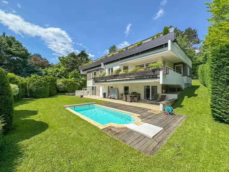 Luxuriöse Villa mit Panorama-Blick in den Pötzleinsdorfer Schloßpark, Wellnessoase und Gartenidylle
