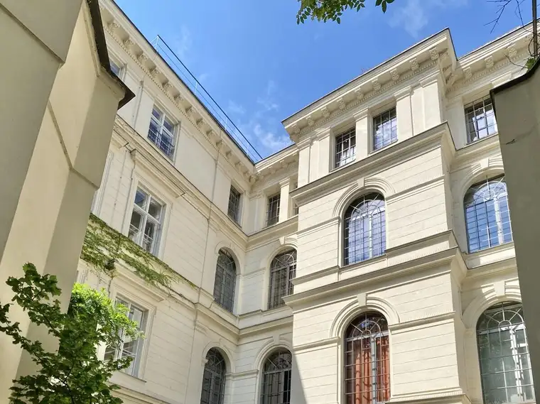 Außergewöhnliche Dachgeschoß-Maisonette in ehemaliger Dampfmaschinenfabrik Nähe Augarten