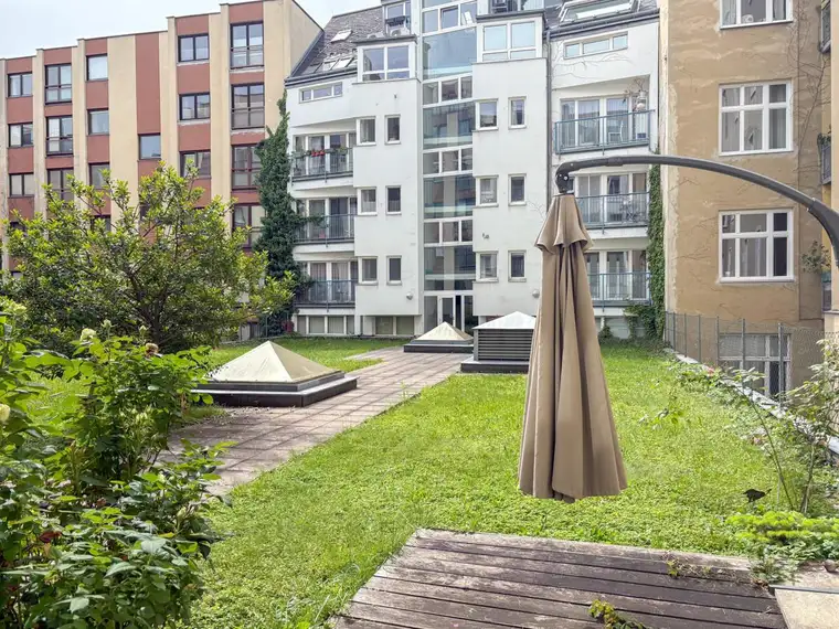 Helles Büro mit Potenzial – Zentrale Lage nahe Alser Straße &amp; AKH