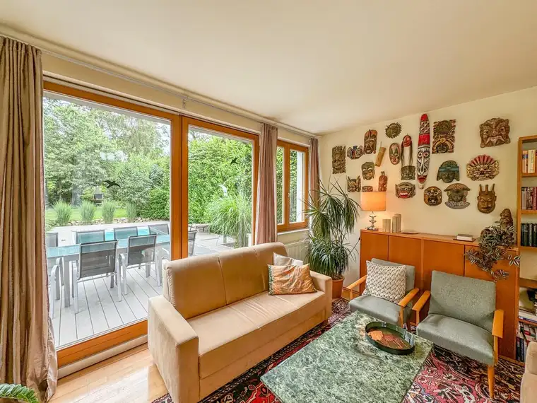 Romantisches Einfamilienhaus mit Traumgarten und Pool in bester Lage am Leithagebirge