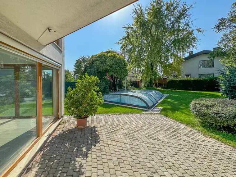 Exklusives Wohnen vor den Toren Wiens – Traumhaftes Haus mit Garten &amp; Pool