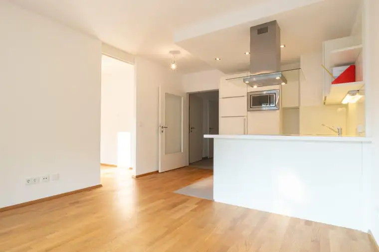 Balkonwohnung mit Blick in den grünen Innenhof im 21. Bezirk!