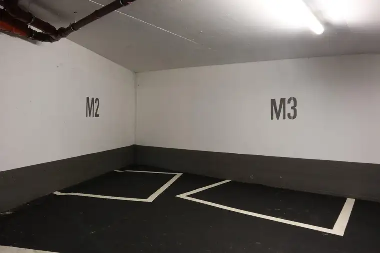 Motorradstellplätze direkt bei der U4+U6 Station Längenfeldgasse - Dunklergasse 21, 1120 Wien