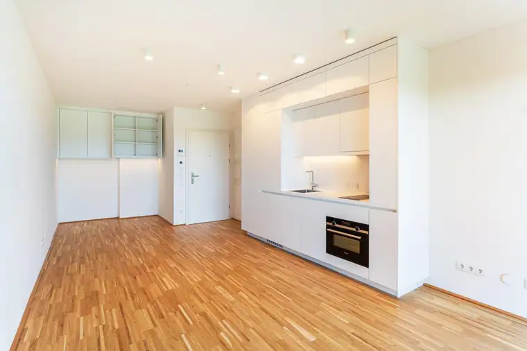 Serviced Apartment - Wohnen mit Balkon in den grünen Kurpark - inkl. Heizung, WW, Internet und Fitnessraum.