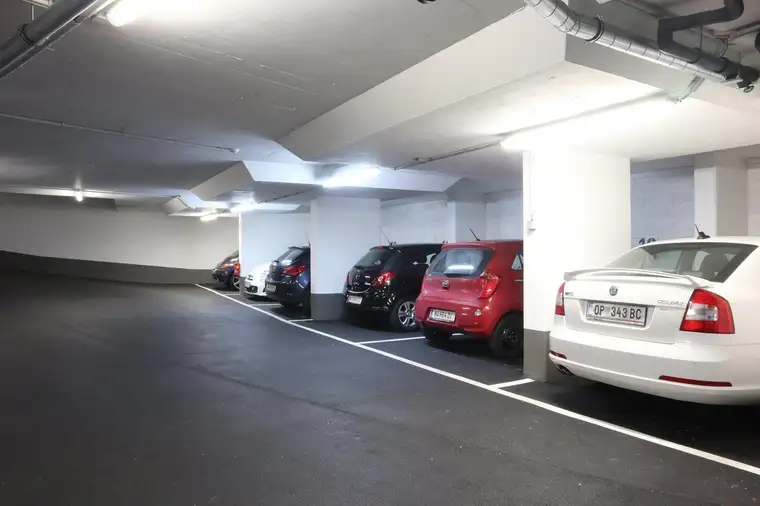 Tiefgaragenstellplatz in der Dunklergasse 21, 1120 Wien - Nähe Längenfeldgasse