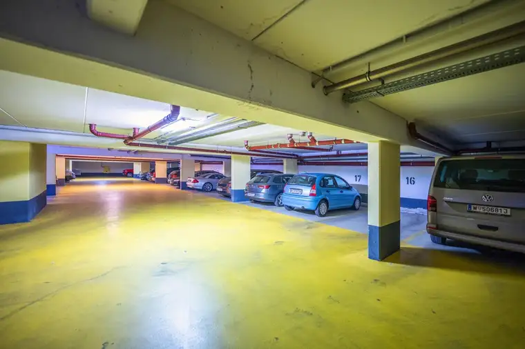Garagenplätze in der Ottakringerstraße 173 gleich bei der U3