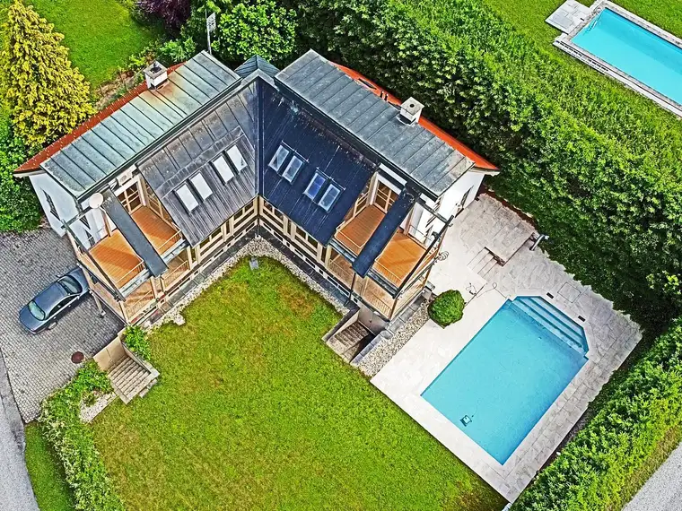 Sonnige, 350 m² große Villa in absoluter Ruhelage Nähe Graz!!