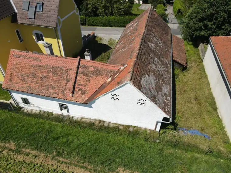 Grundstück mit Bestand in Petersbergen - Seltene Gelegenheit