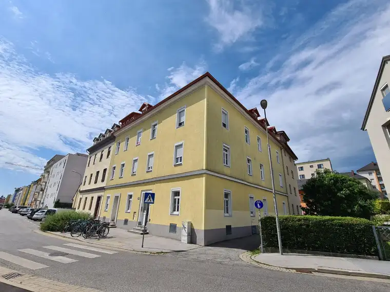 Altbauwohnung im Trendbezirk Lend