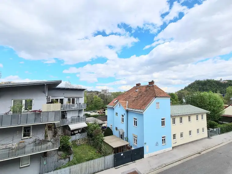 Topsanierte, vermietete Wohnung im Trendbezirk Lend