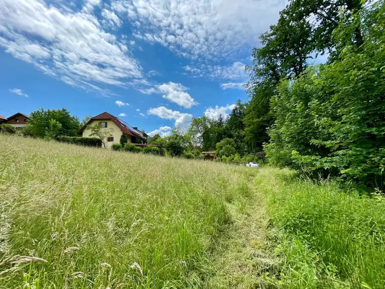 Sonniges Baugrundstück mit Waldblick bei Graz-Mariatrost
