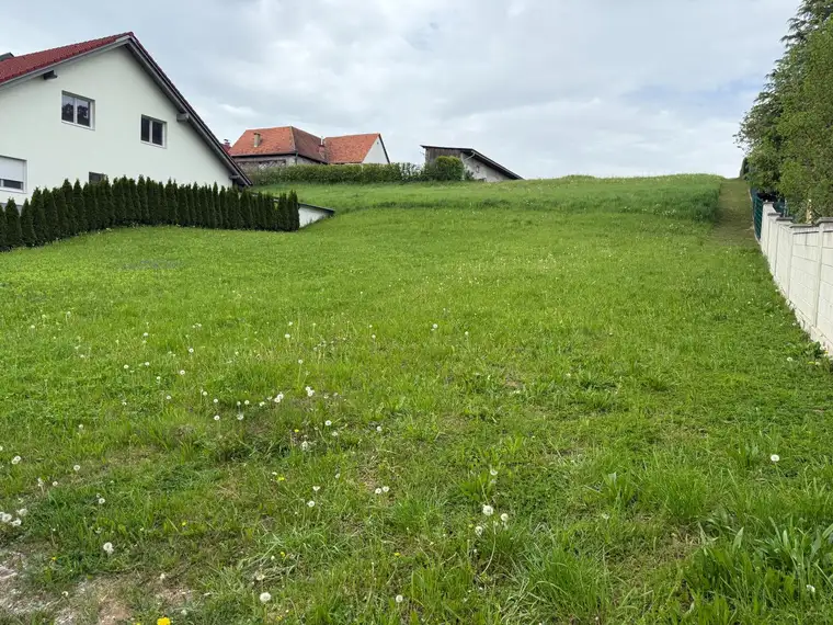 Schnäppchen für den Traum vom Eigenheim – nur 17 Minuten von Graz entfernt! In Pirching!