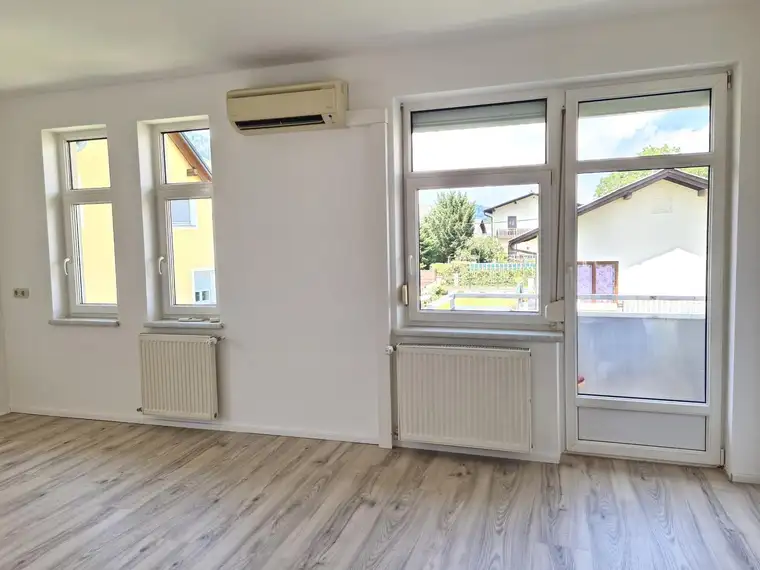 Helle 2 Zimmer Wohnung - mit guter Verkehrsanbindung und Blick zur Ruine Gösting