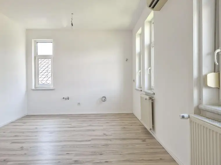 Helle 2 Zimmer Wohnung - mit spitzen Verkehrsanbindung