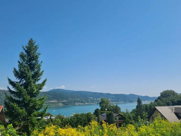 Grundstück mit unverbaubaren Blick auf den Wörthersee