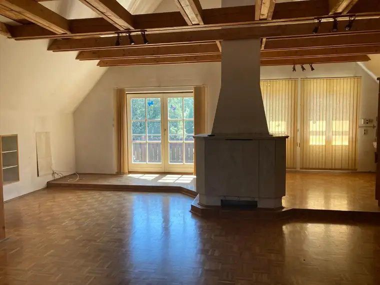 Galeriewohnung mit Balkon Bezirk Jakomini