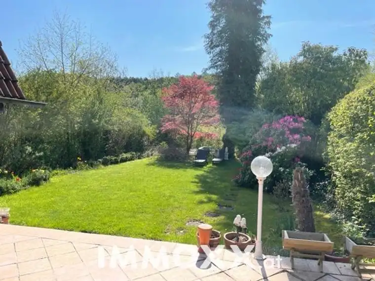 Großzügiges Wohnhaus auf 2.500 m² Grund mit Pool in Graz-Ragnitz - derzeit vermietet