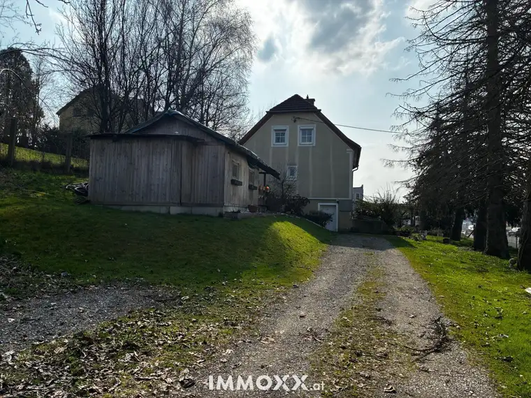 Einfamilienhaus mit großem Grundstück in Raaba
