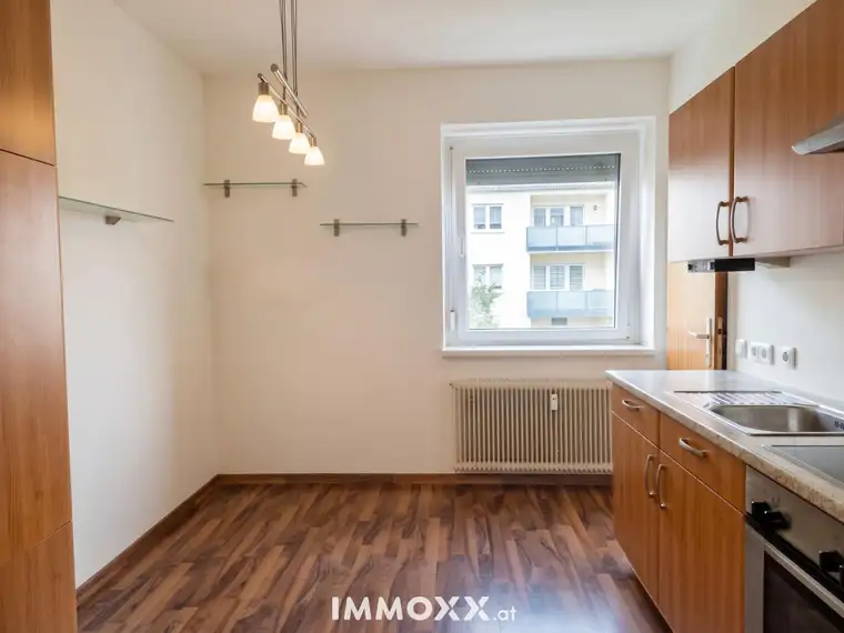 Gut geschnittene 2,5-Zimmer-Wohnung mit Loggia – ab sofort verfügbar