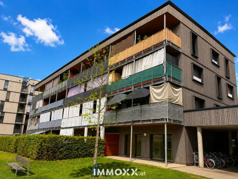 Neubauwohnung mit 3 getrennten Zimmer und Riesenbalkon
