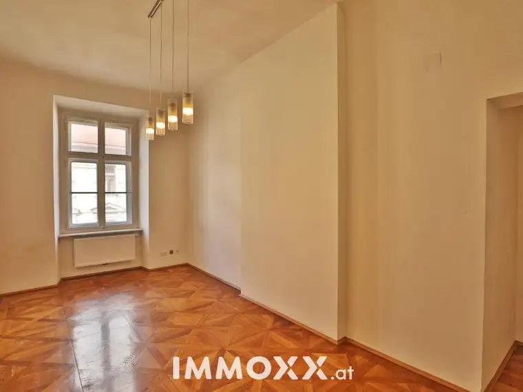Wunderschöne gepflegte Altbau-Wohnung mit 8 Zimmern zu verkaufen.
