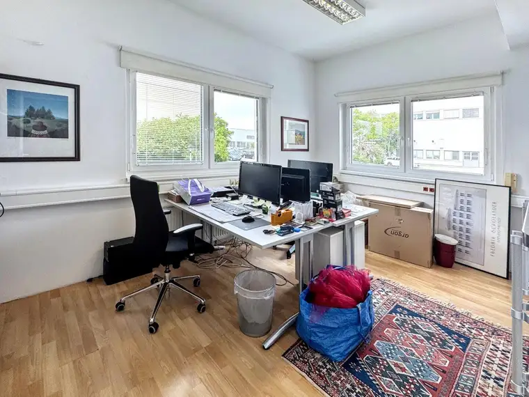 4-Zimmer Büro 123 m² mit optional bis zu 50 m² Lager - fußläufig zur U6 Station Siebenhirten