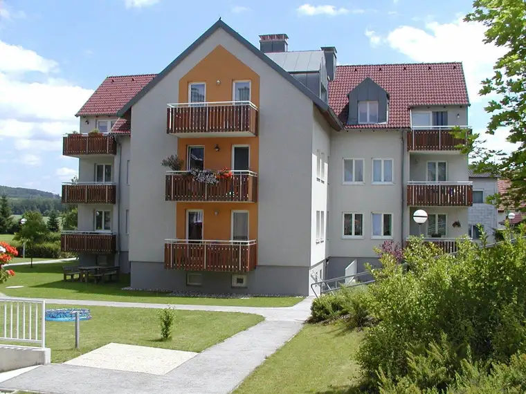 Schöne 3 Zimmerwohnung mit Balkon in Krummnussbaum